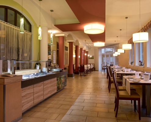 Speisesaal mit Buffet für die Hotelgäste
