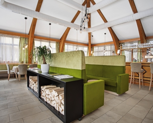 modern eingerichtetes Kurcafé im Kurhotel Moorbad Bad Grosspertholz im Waldviertel