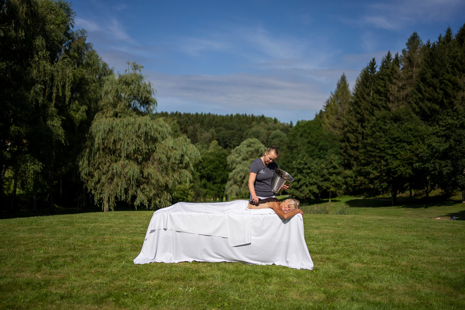 Moorpackung im Gesundheitshotel Moorbad Bad Grosspertholz in unberührter Natur